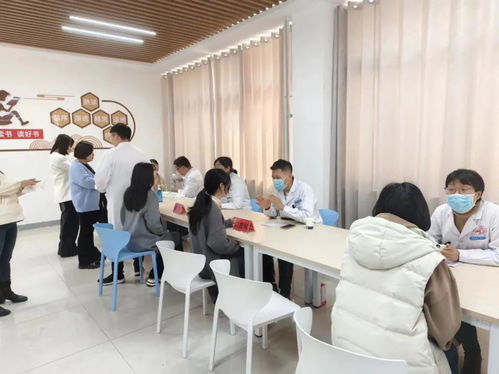 醫(yī)校攜手共筑健康夢——南陽市第十完全學(xué)校高中部開展義診與教育咨詢活動(dòng)